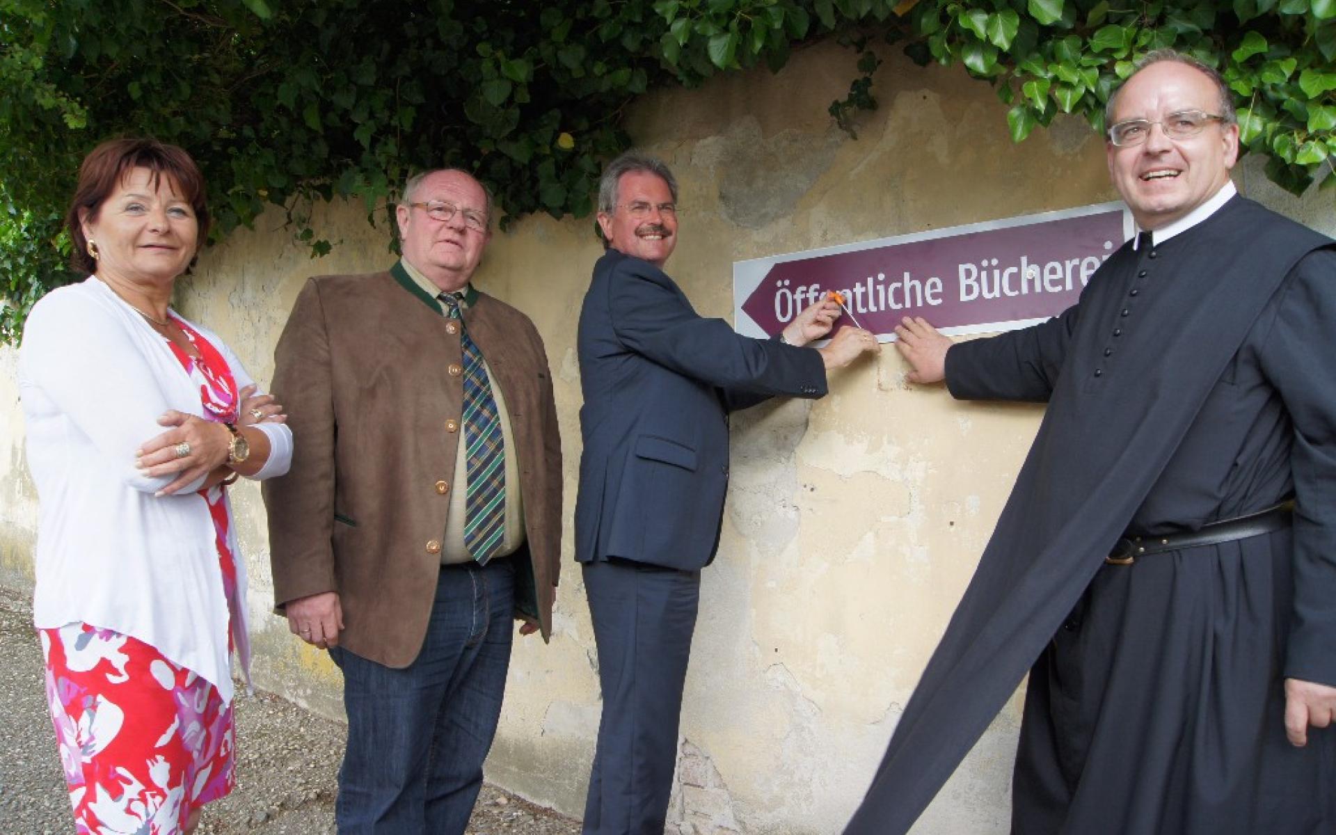 Eröffnung der ÖB im Pfarrhof Nappersdorf am 15.6.2014